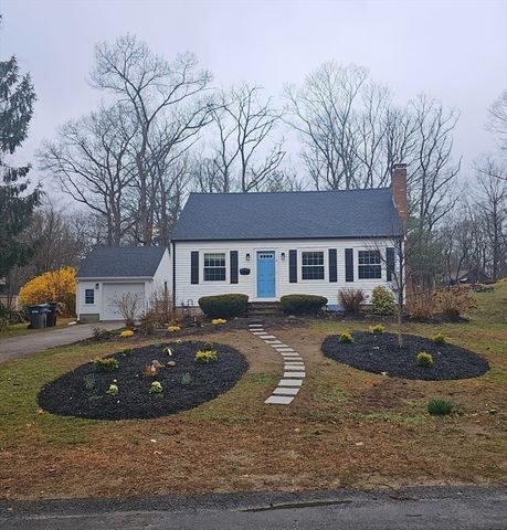 61 Ledgewood Rd, Dedham, MA 02026