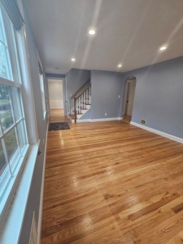 61 Ledgewood Rd, Dedham, MA 02026