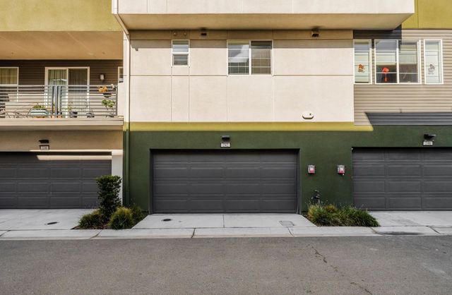242 242 Bolt Ct, Hayward, CA 94544