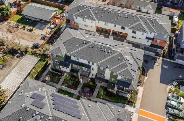 242 242 Bolt Ct, Hayward, CA 94544