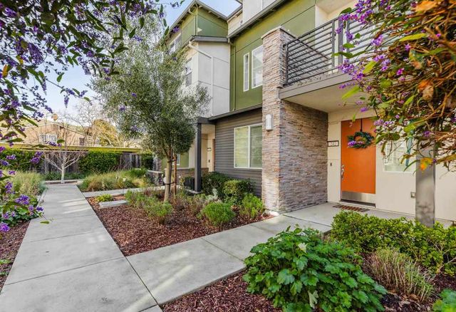 242 242 Bolt Ct, Hayward, CA 94544