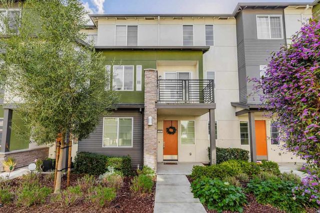 242 242 Bolt Ct, Hayward, CA 94544