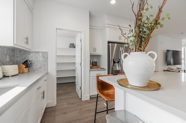 242 242 Bolt Ct, Hayward, CA 94544