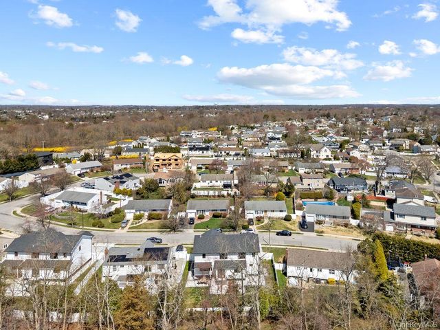 4 Allison Drive, Old Bethpage, NY 11804