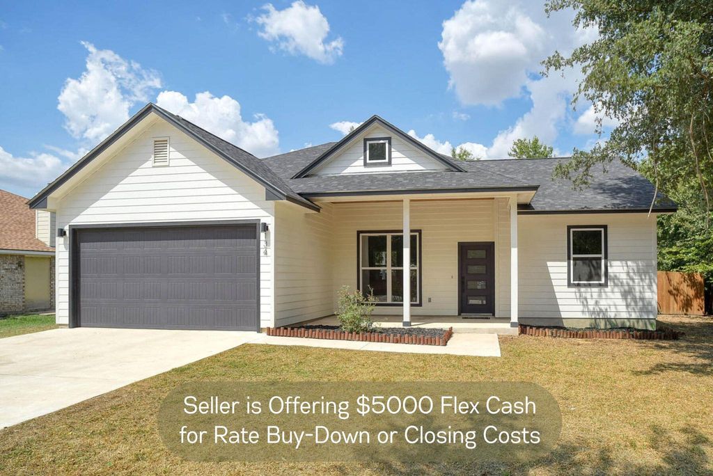 134 Pohakuloa DR, Bastrop, TX 78602