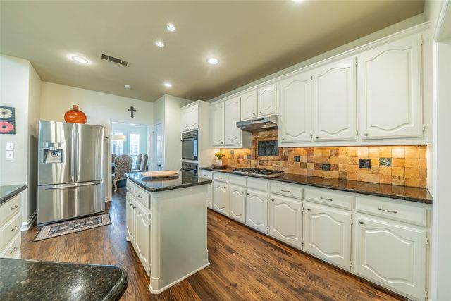 2700 Sunset Circle, Plano, TX 75093