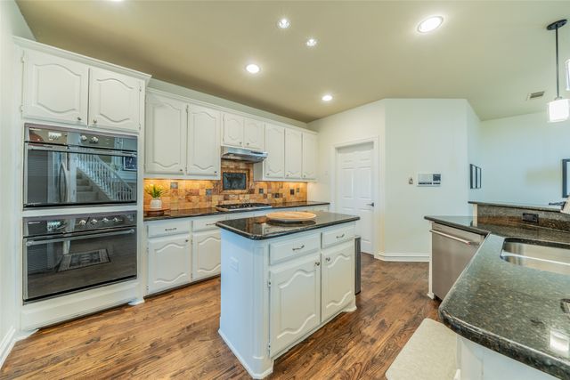 2700 Sunset Circle, Plano, TX 75093