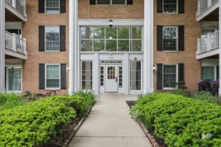 5500 Carriageway Drive 213, Rolling Meadows, IL 60008