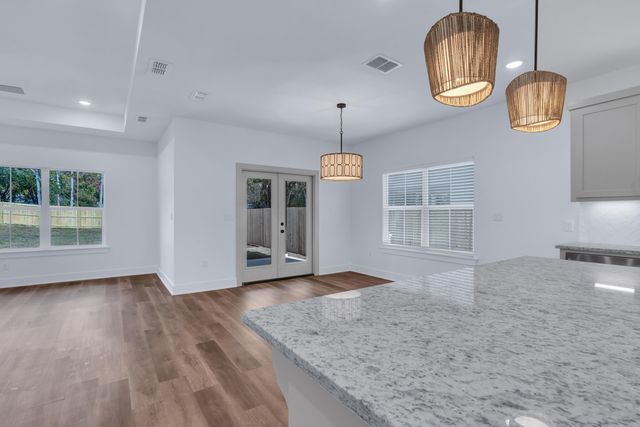 99 St.Clair, Longview, TX 75605