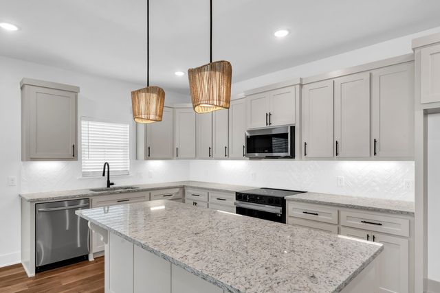 99 St.Clair, Longview, TX 75605