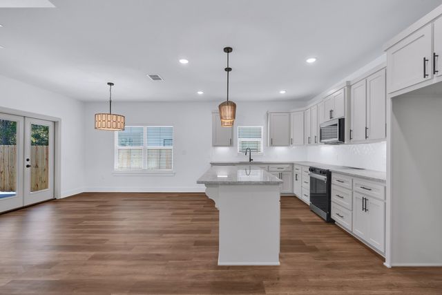 99 St.Clair, Longview, TX 75605