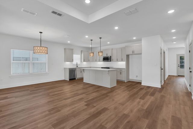 99 St.Clair, Longview, TX 75605