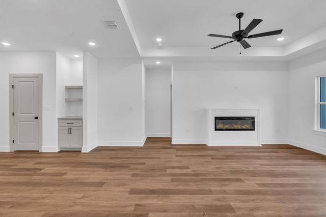 99 St.Clair, Longview, TX 75605