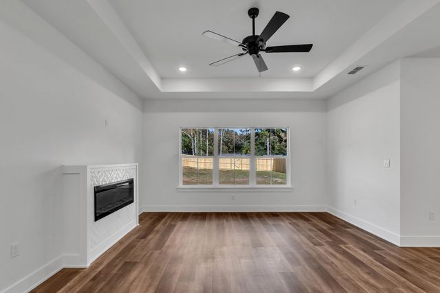 99 St.Clair, Longview, TX 75605