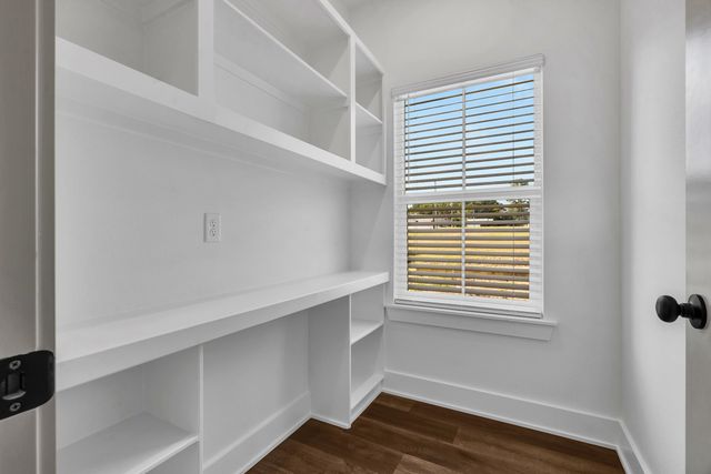 99 St.Clair, Longview, TX 75605