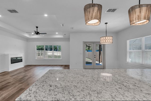 99 St.Clair, Longview, TX 75605