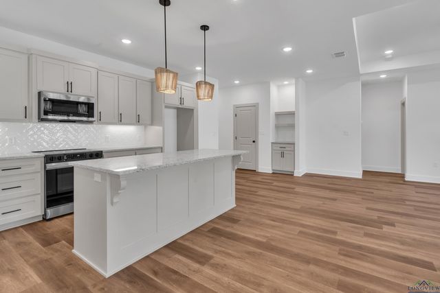 99 St.Clair, Longview, TX 75605