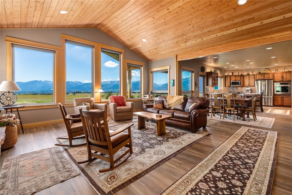 Image 10 of property listing at 2904 Home Acres Road, Stevensville, MT 59870