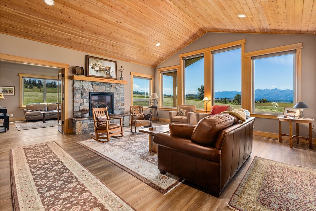 Image 11 of property listing at 2904 Home Acres Road, Stevensville, MT 59870