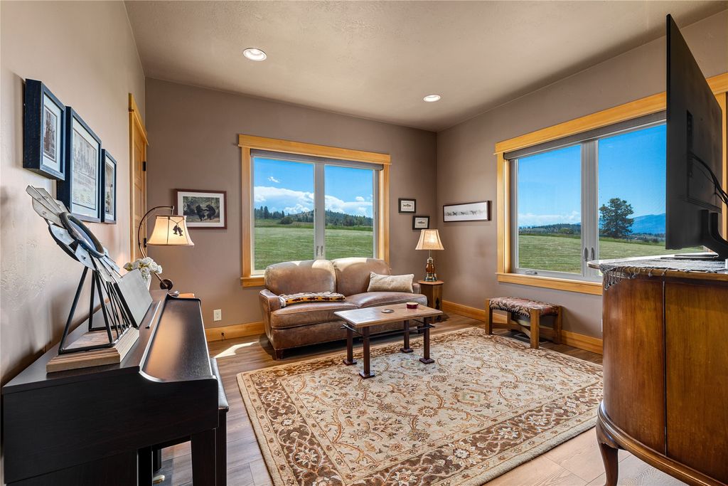 Image 20 of property listing at 2904 Home Acres Road, Stevensville, MT 59870