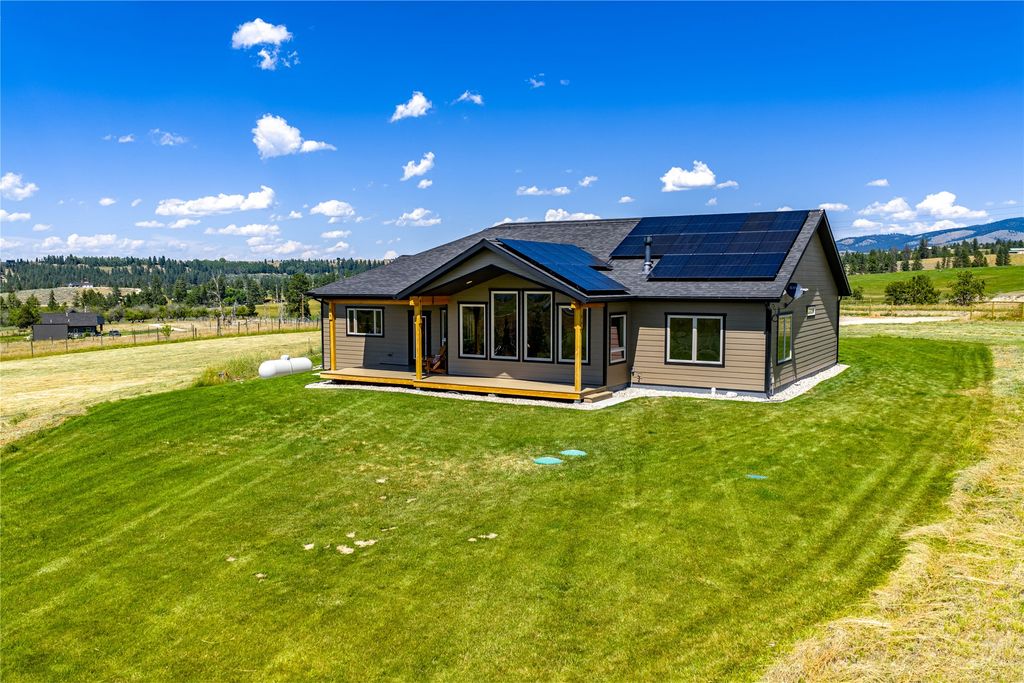 Image 3 of property listing at 2904 Home Acres Road, Stevensville, MT 59870