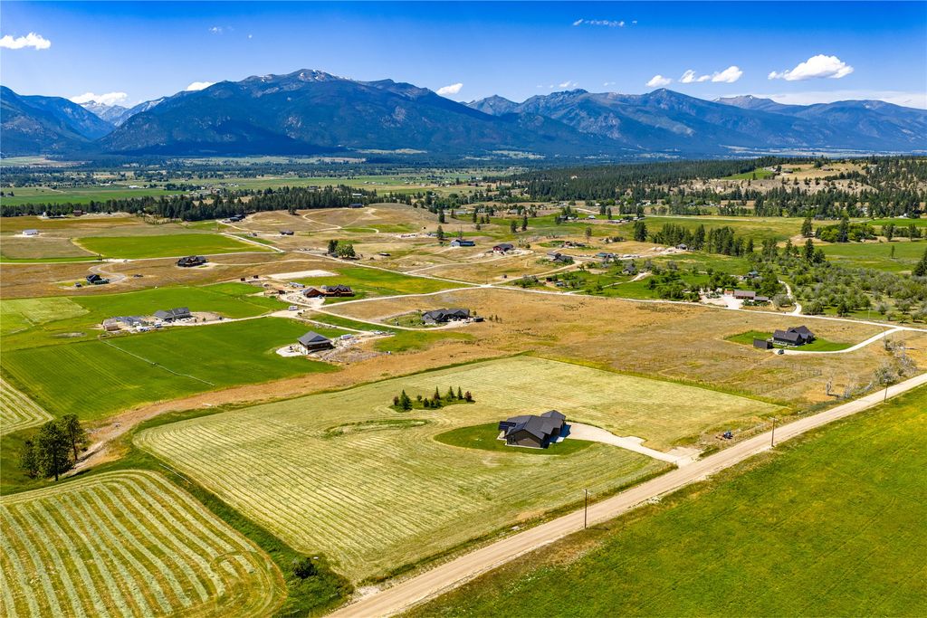 Image 6 of property listing at 2904 Home Acres Road, Stevensville, MT 59870