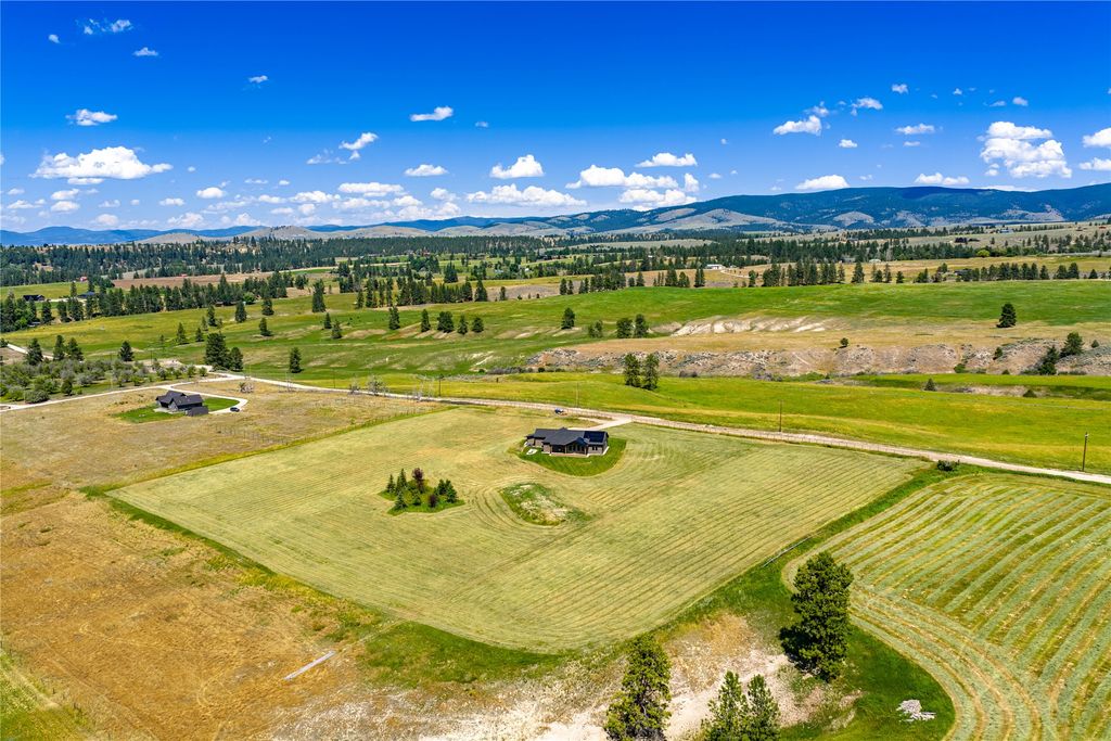 Image 7 of property listing at 2904 Home Acres Road, Stevensville, MT 59870