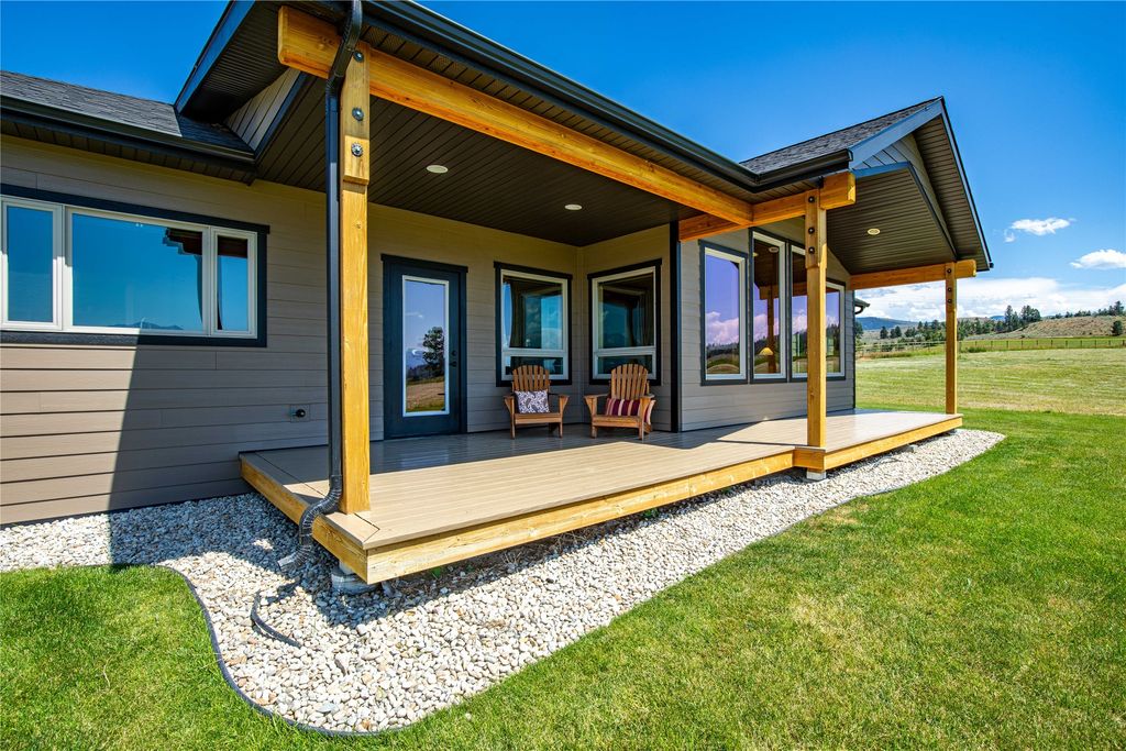 Image 8 of property listing at 2904 Home Acres Road, Stevensville, MT 59870