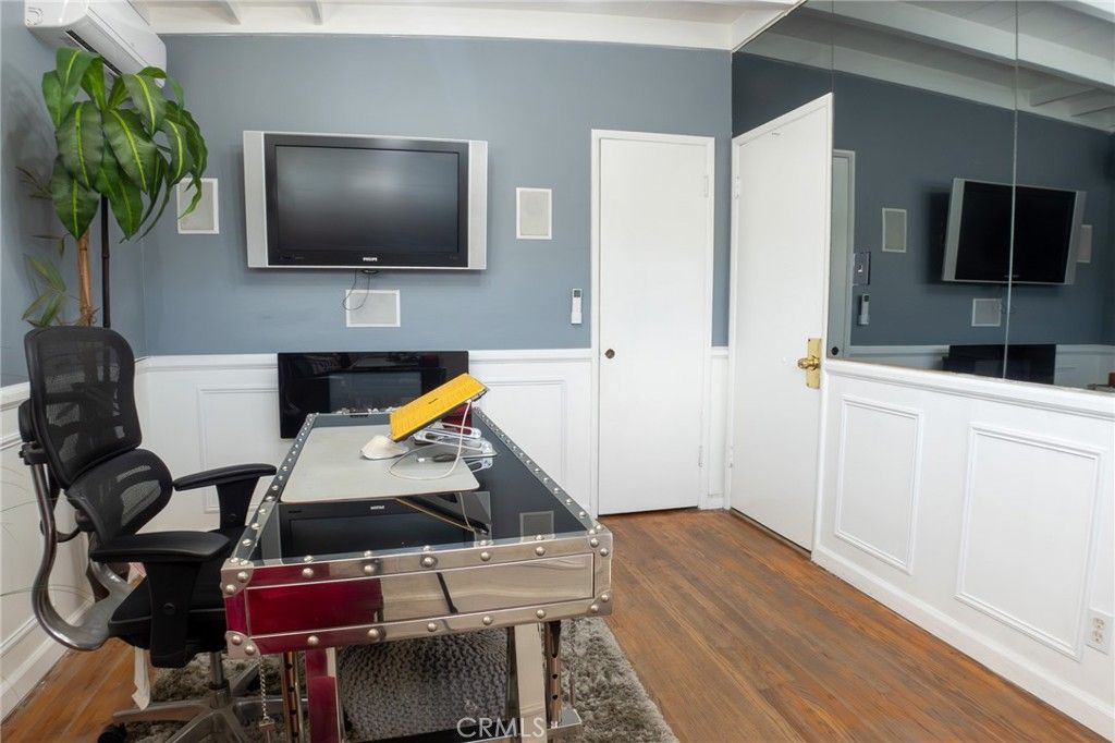 Image 18 of property listing at 128 E 67th, Long Beach, CA 90805