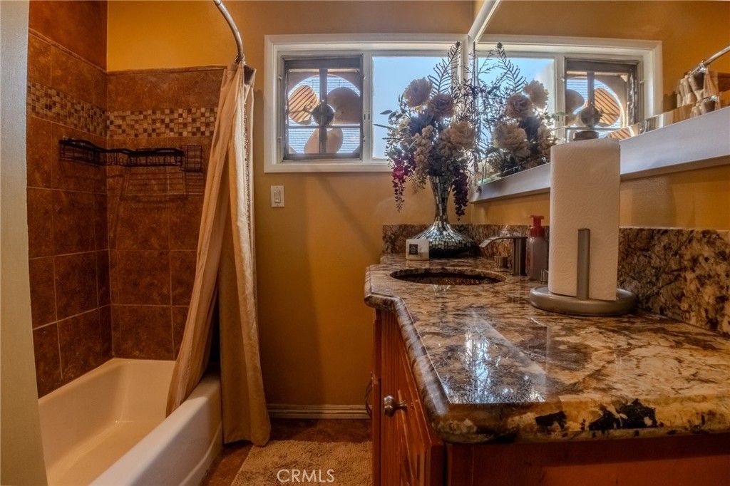 Image 25 of property listing at 128 E 67th, Long Beach, CA 90805