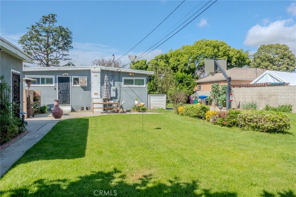 Image 30 of property listing at 128 E 67th, Long Beach, CA 90805