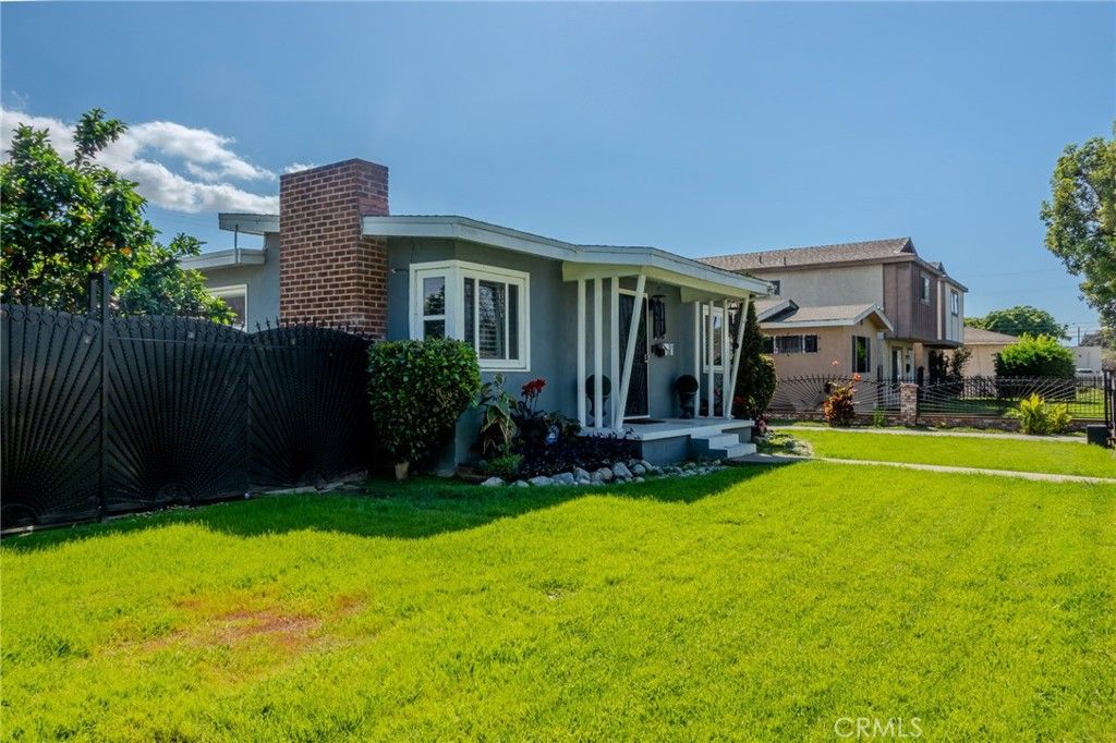 Image 33 of property listing at 128 E 67th, Long Beach, CA 90805