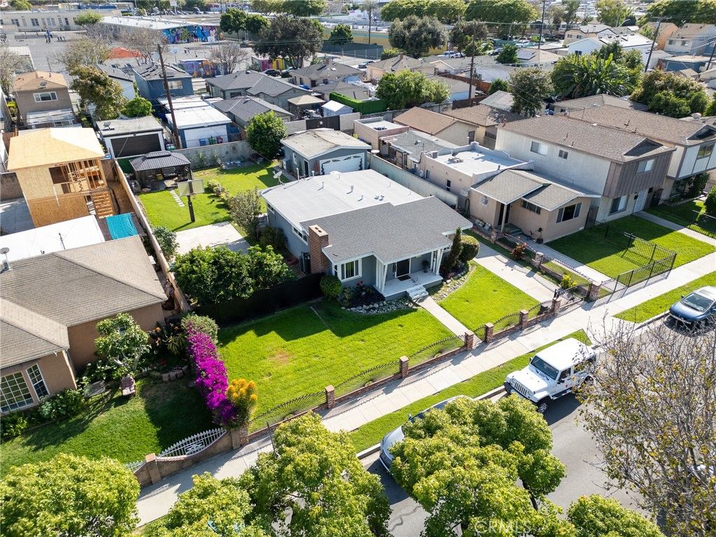 Image 34 of property listing at 128 E 67th, Long Beach, CA 90805