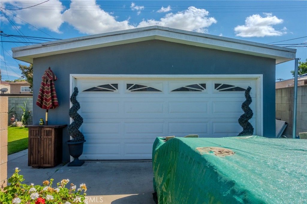 Image 38 of property listing at 128 E 67th, Long Beach, CA 90805