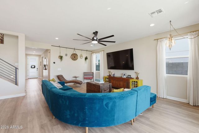 3592 W COBALT Court, San Tan Valley, AZ 85144