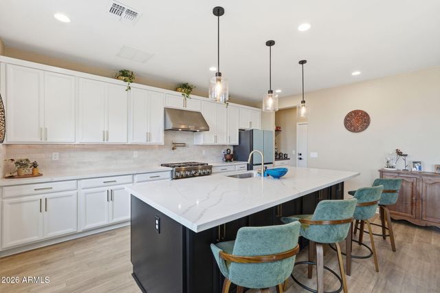 3592 W COBALT Court, San Tan Valley, AZ 85144