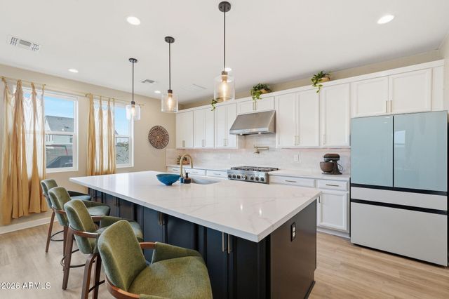 3592 W COBALT Court, San Tan Valley, AZ 85144