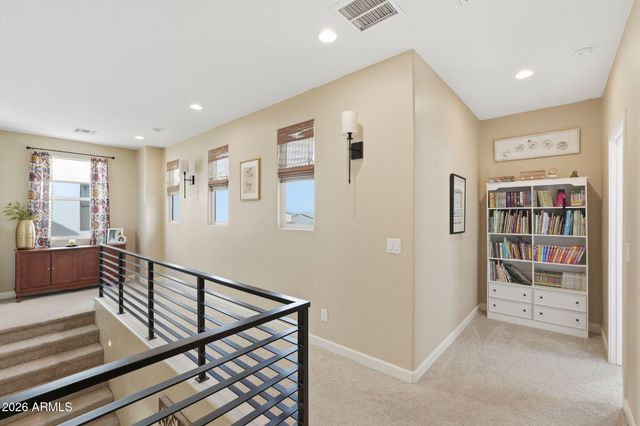 3592 W COBALT Court, San Tan Valley, AZ 85144