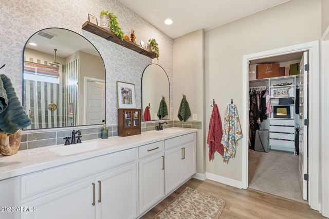 3592 W COBALT Court, San Tan Valley, AZ 85144