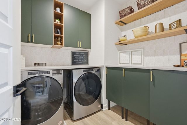 3592 W COBALT Court, San Tan Valley, AZ 85144