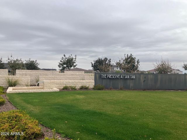 3592 W COBALT Court, San Tan Valley, AZ 85144