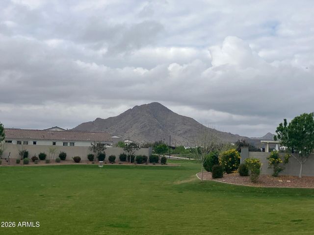 3592 W COBALT Court, San Tan Valley, AZ 85144