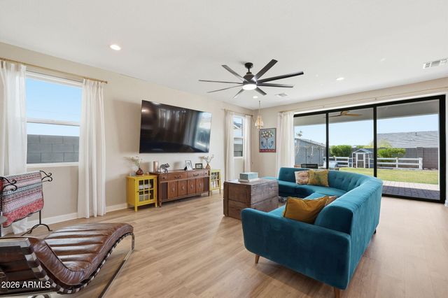 3592 W COBALT Court, San Tan Valley, AZ 85144