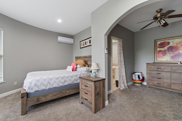 1045 Scarlett Lane, Bauxite, AR 72011