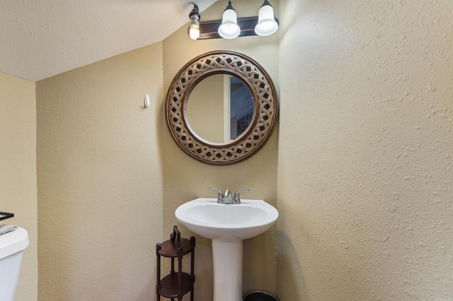 1045 Scarlett Lane, Bauxite, AR 72011