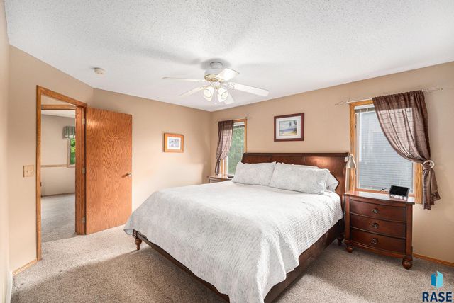 6728 W Westminster Dr Drive, Sioux Falls, SD 57106