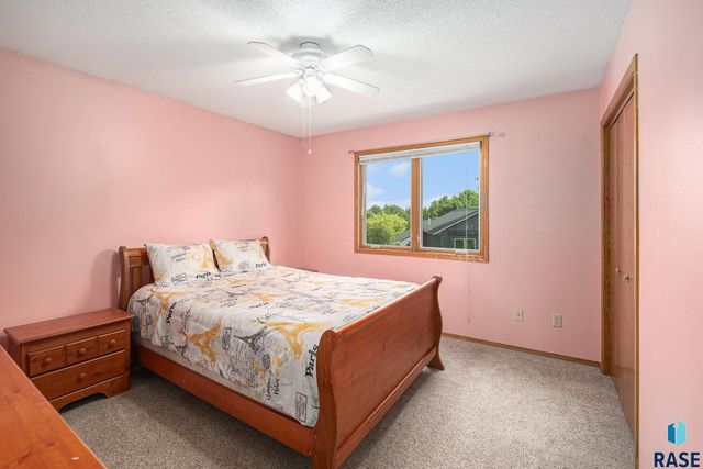 6728 W Westminster Dr Drive, Sioux Falls, SD 57106