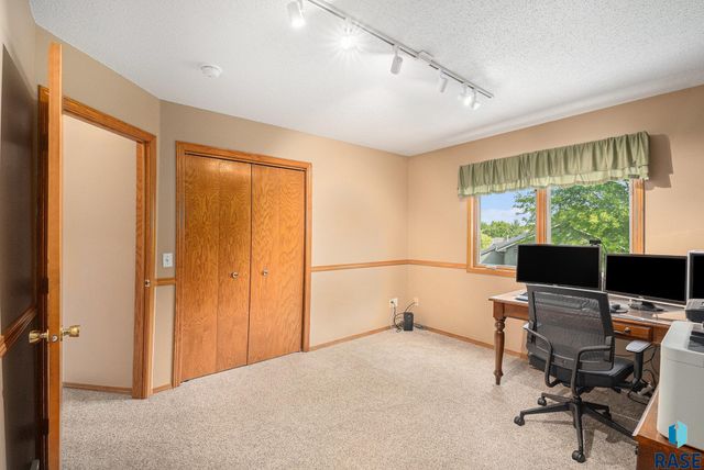 6728 W Westminster Dr Drive, Sioux Falls, SD 57106