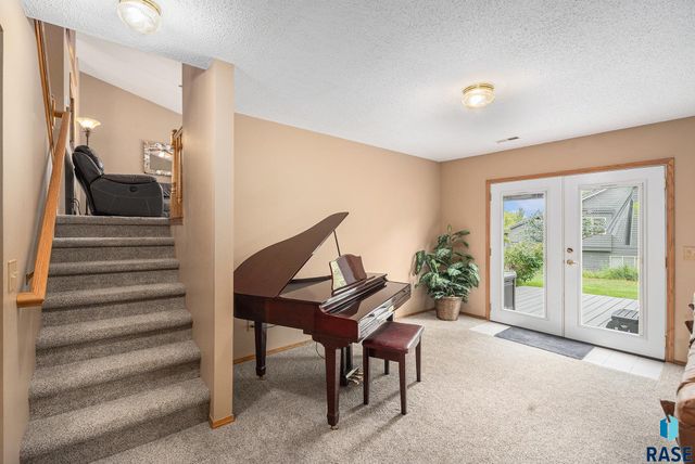 6728 W Westminster Dr Drive, Sioux Falls, SD 57106