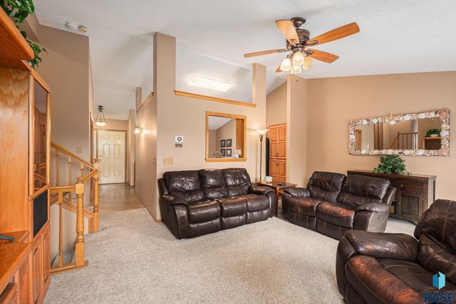 6728 W Westminster Dr Drive, Sioux Falls, SD 57106